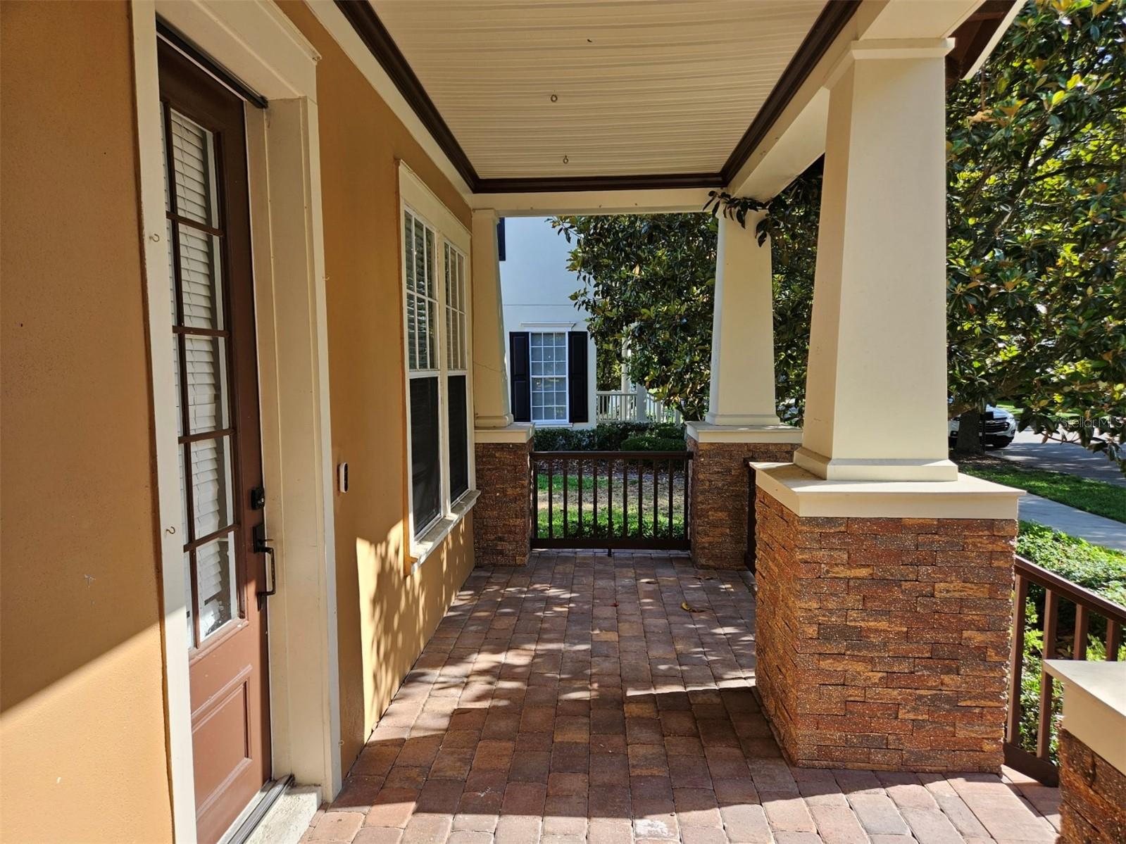 Listing photo id 3 for 1414 Stickley Avenue