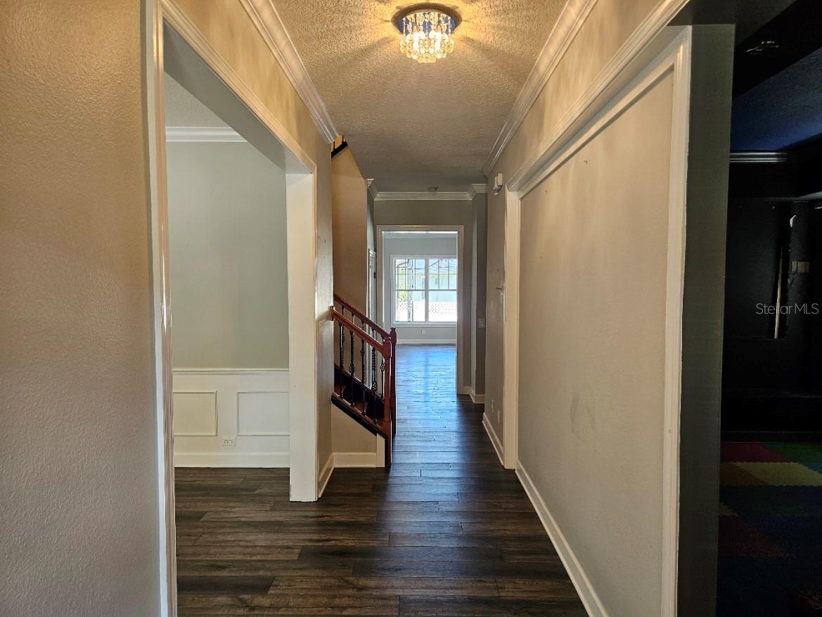 Listing photo id 6 for 1414 Stickley Avenue