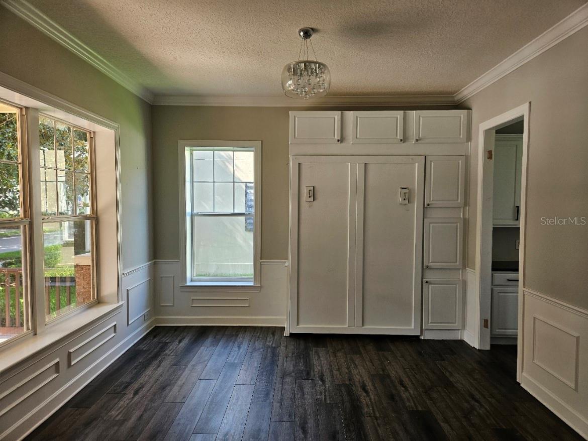 Listing photo id 7 for 1414 Stickley Avenue