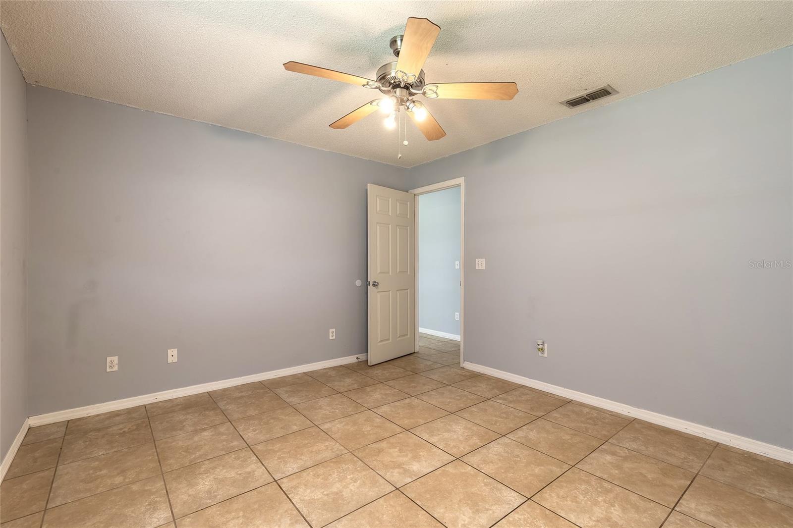 Image 14 of 28 For 620 Unabelle Avenue