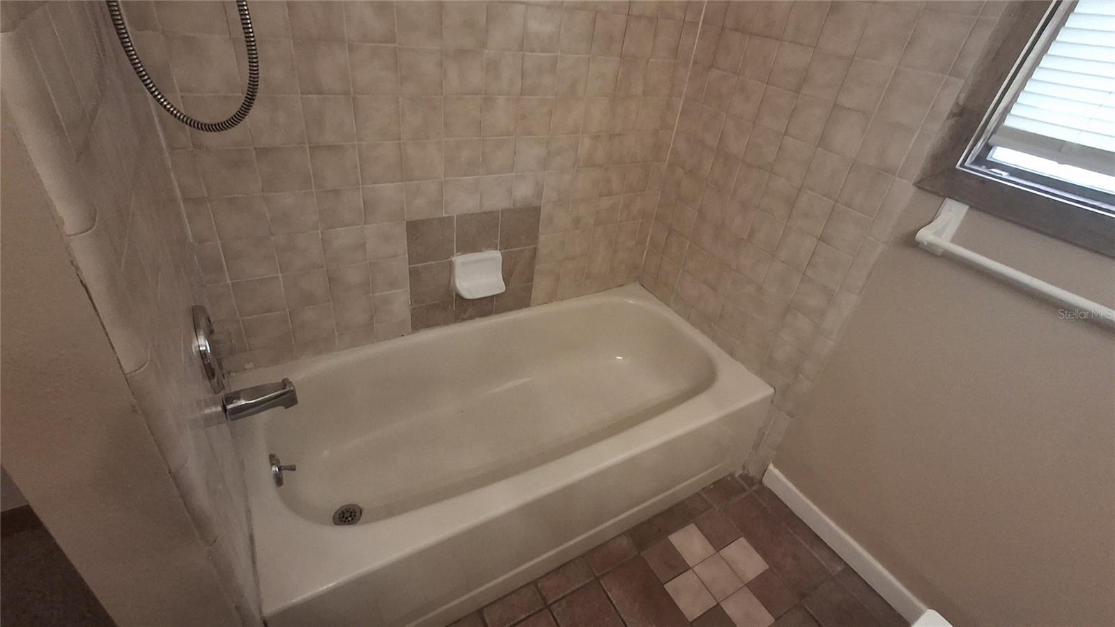 Image 16 of 31 For 900 Red Fox Road