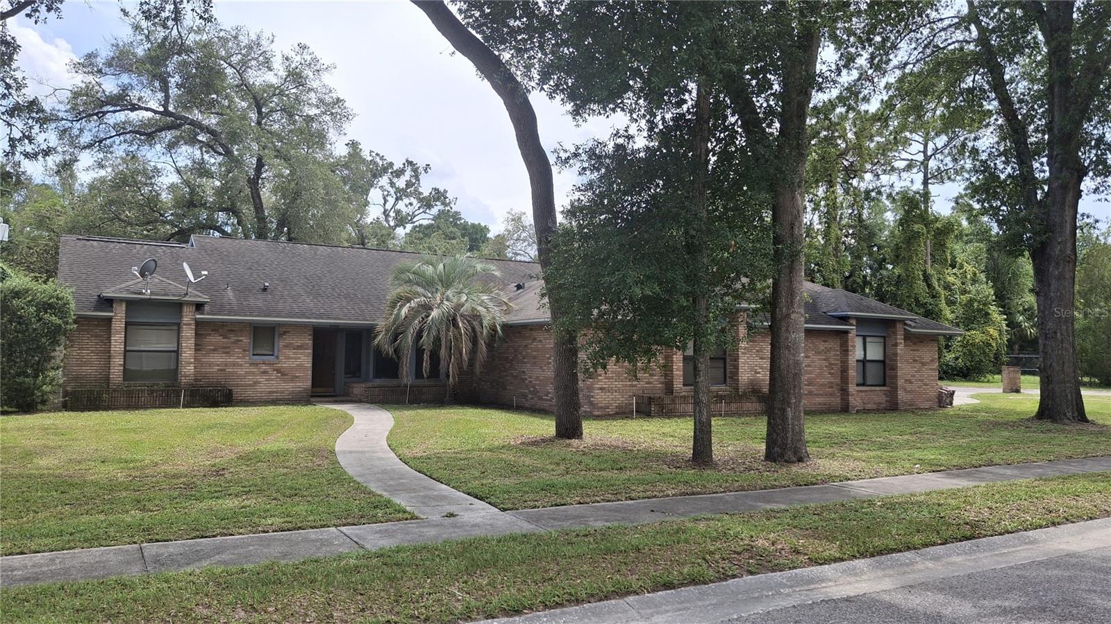 Image 2 of 31 For 900 Red Fox Road