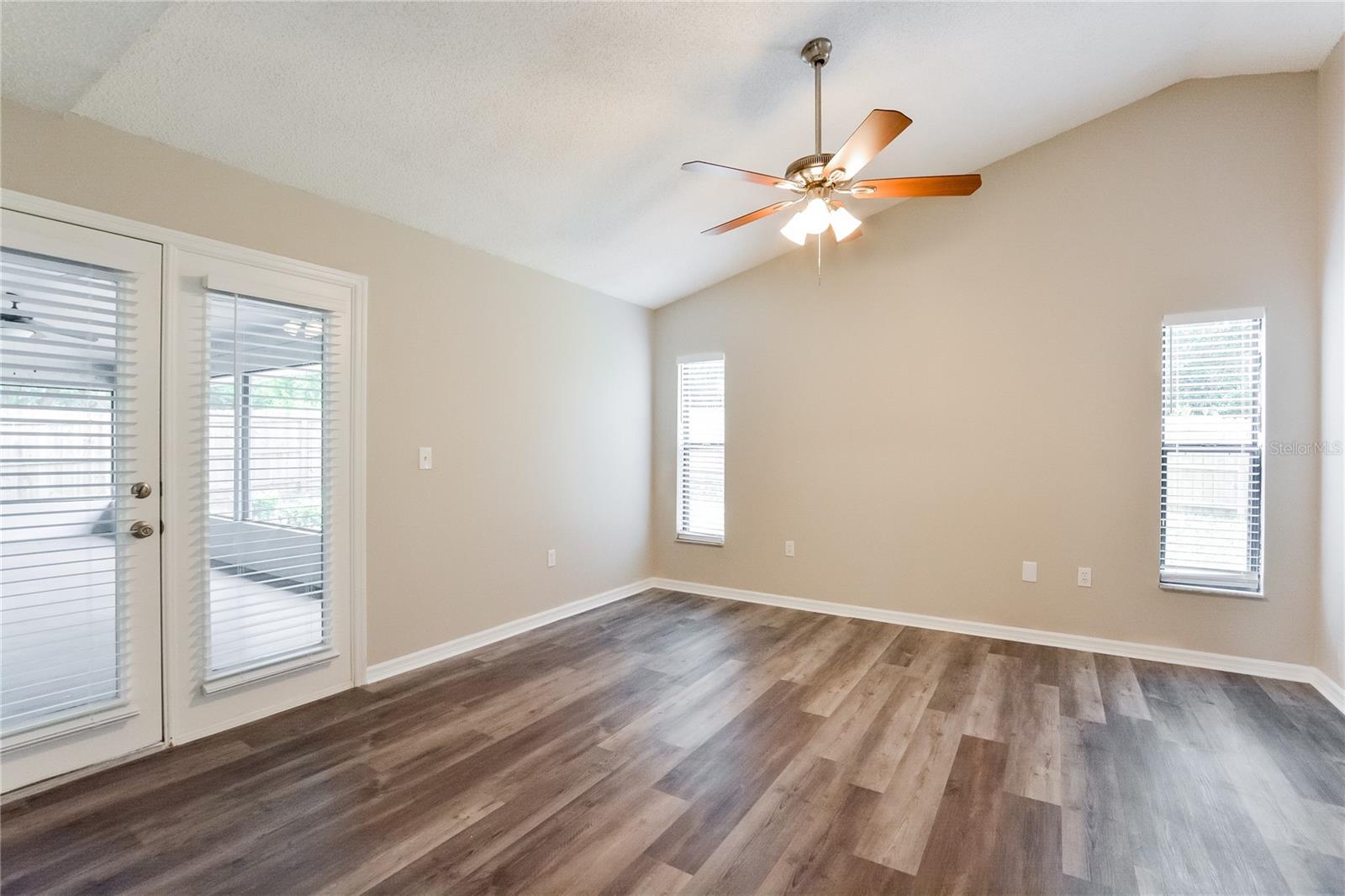 Image 10 of 16 For 1312 Seagate Drive