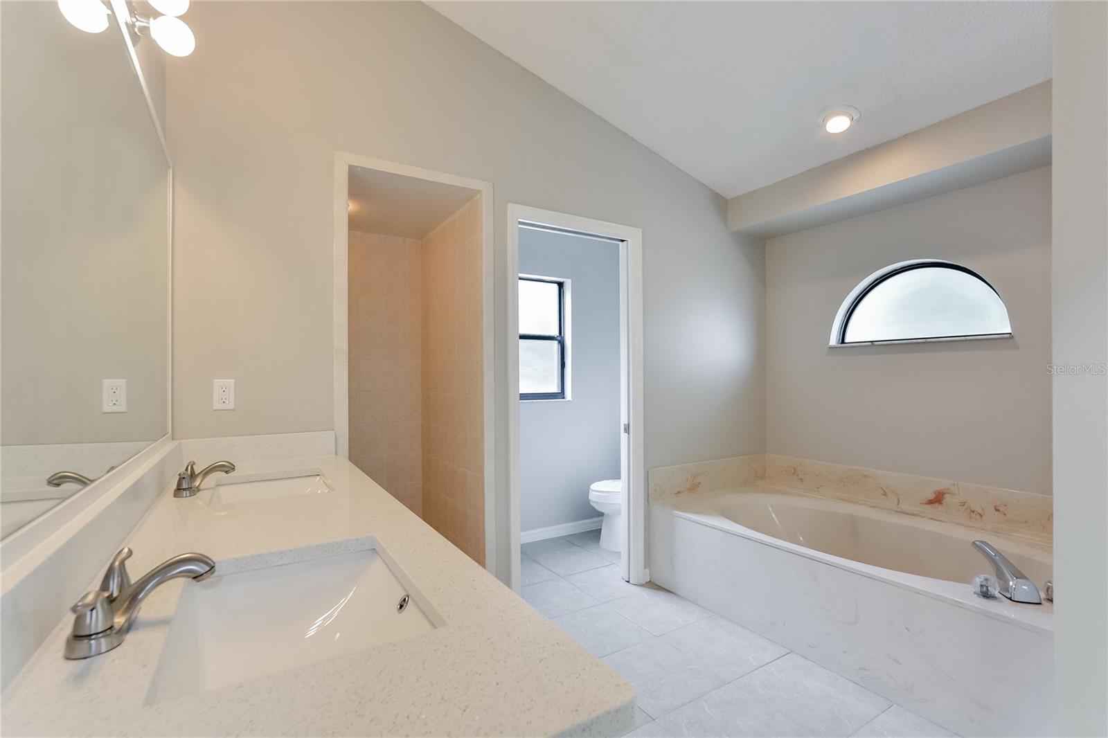 Image 11 of 16 For 1312 Seagate Drive