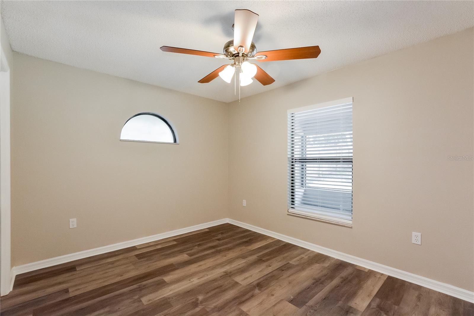 Image 13 of 16 For 1312 Seagate Drive