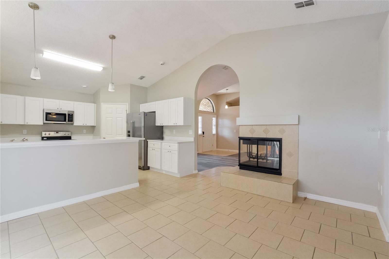 Image 5 of 16 For 1312 Seagate Drive