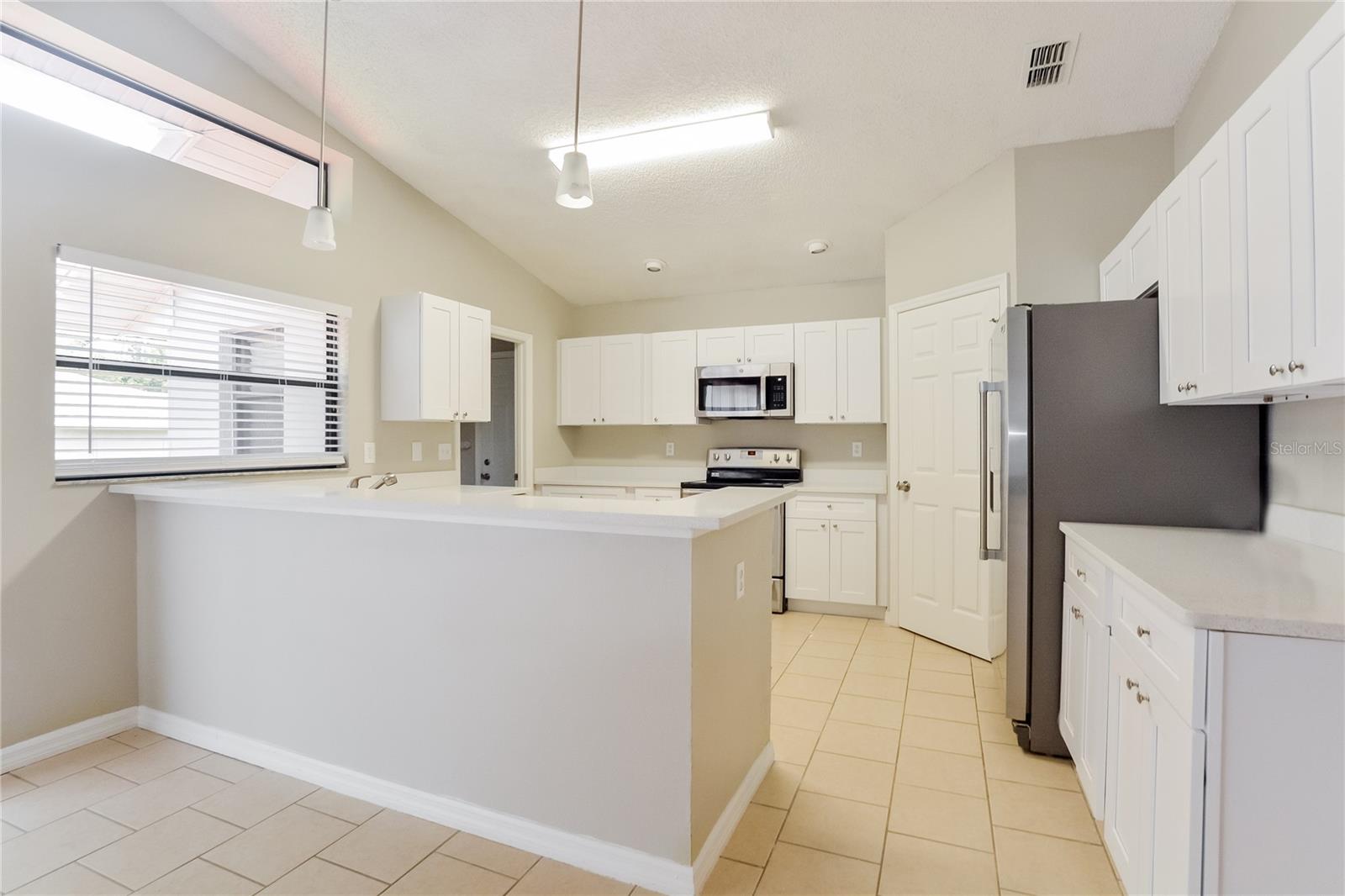 Image 8 of 16 For 1312 Seagate Drive