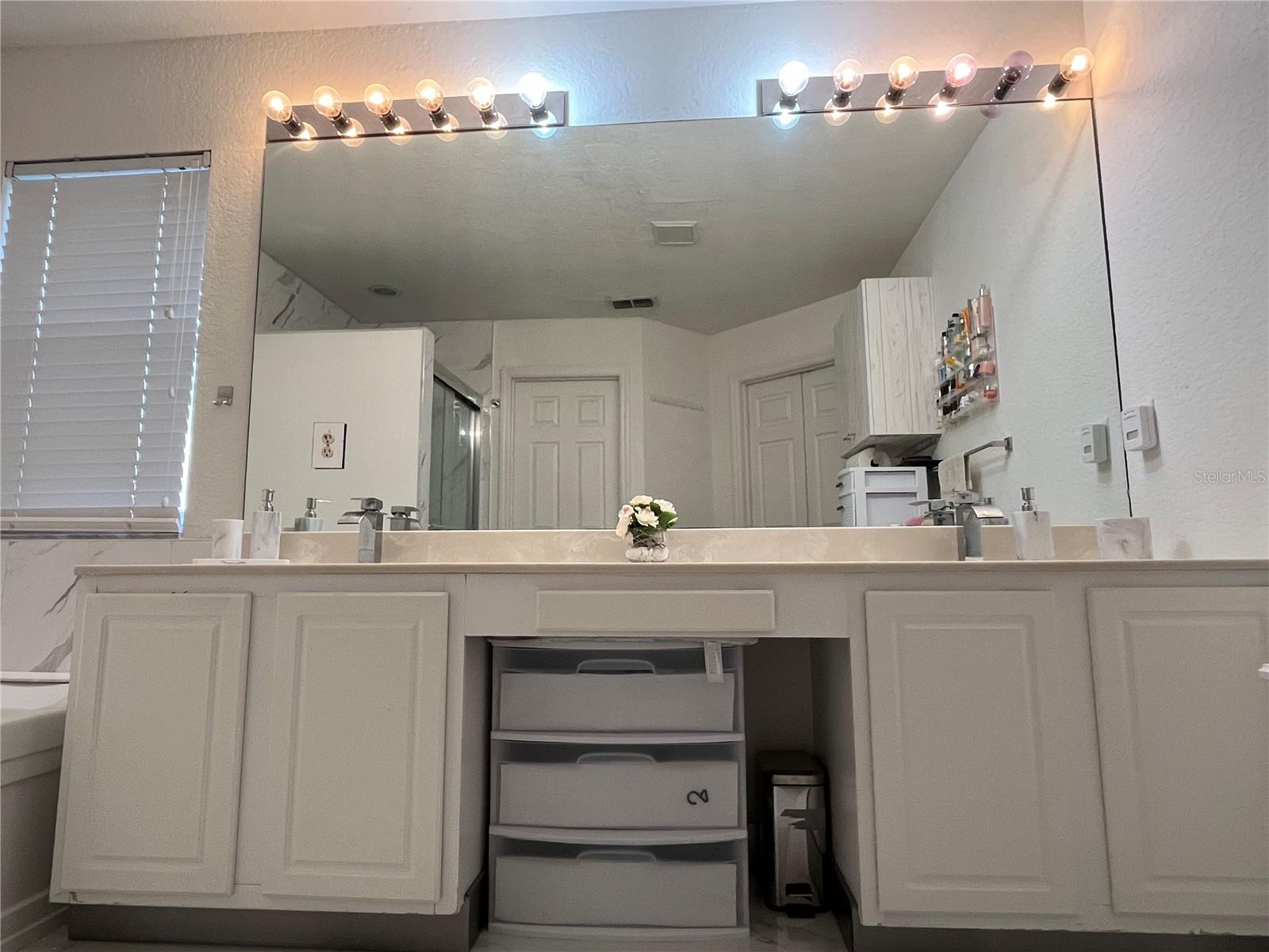 Image 15 of 30 For 8674 Abbotsbury Drive