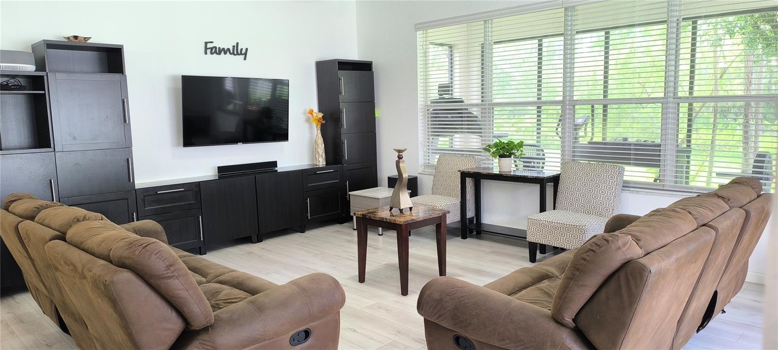 Image 7 of 30 For 8674 Abbotsbury Drive
