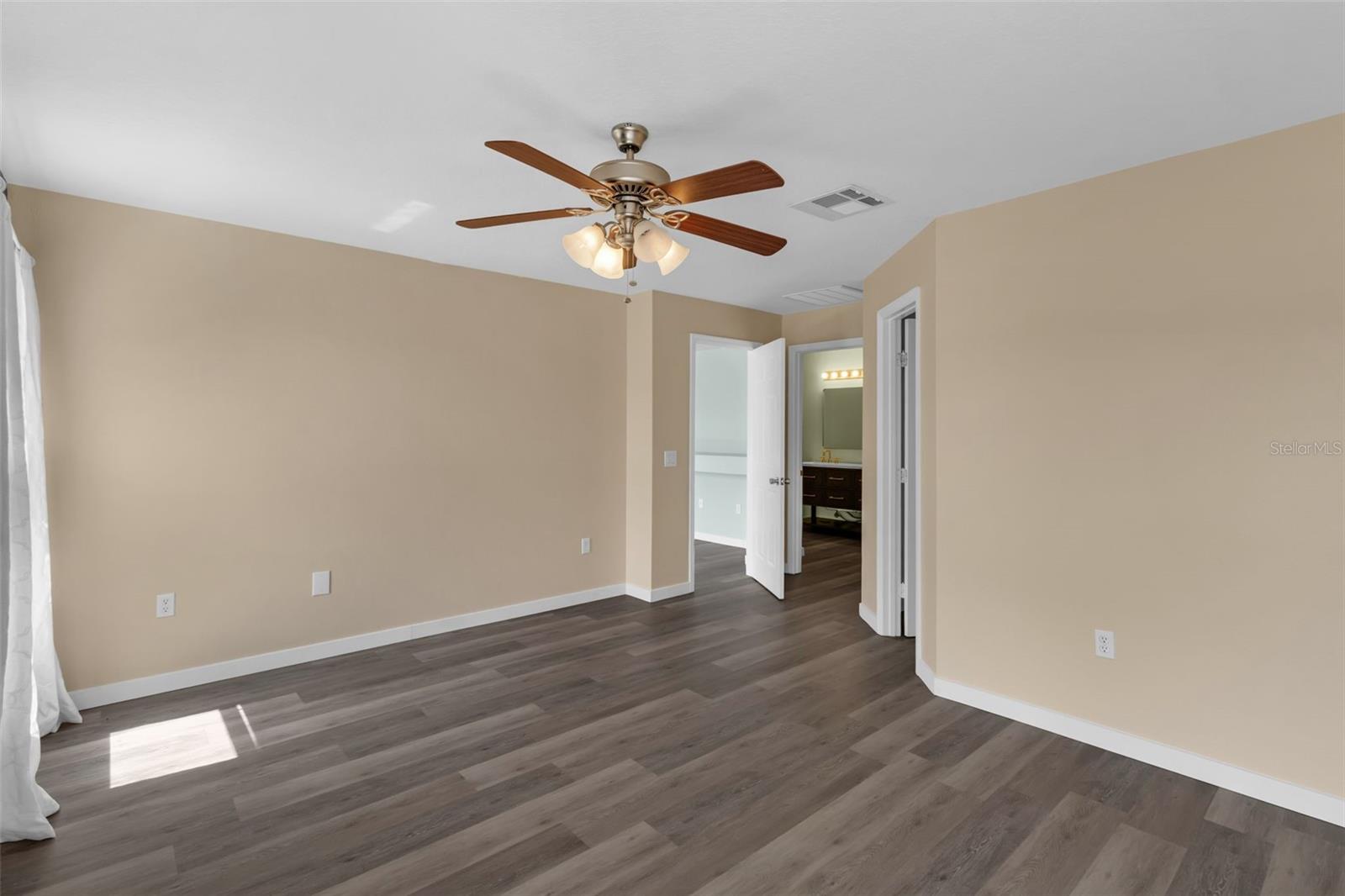 Image 32 of 53 For 126 San Carlo Road