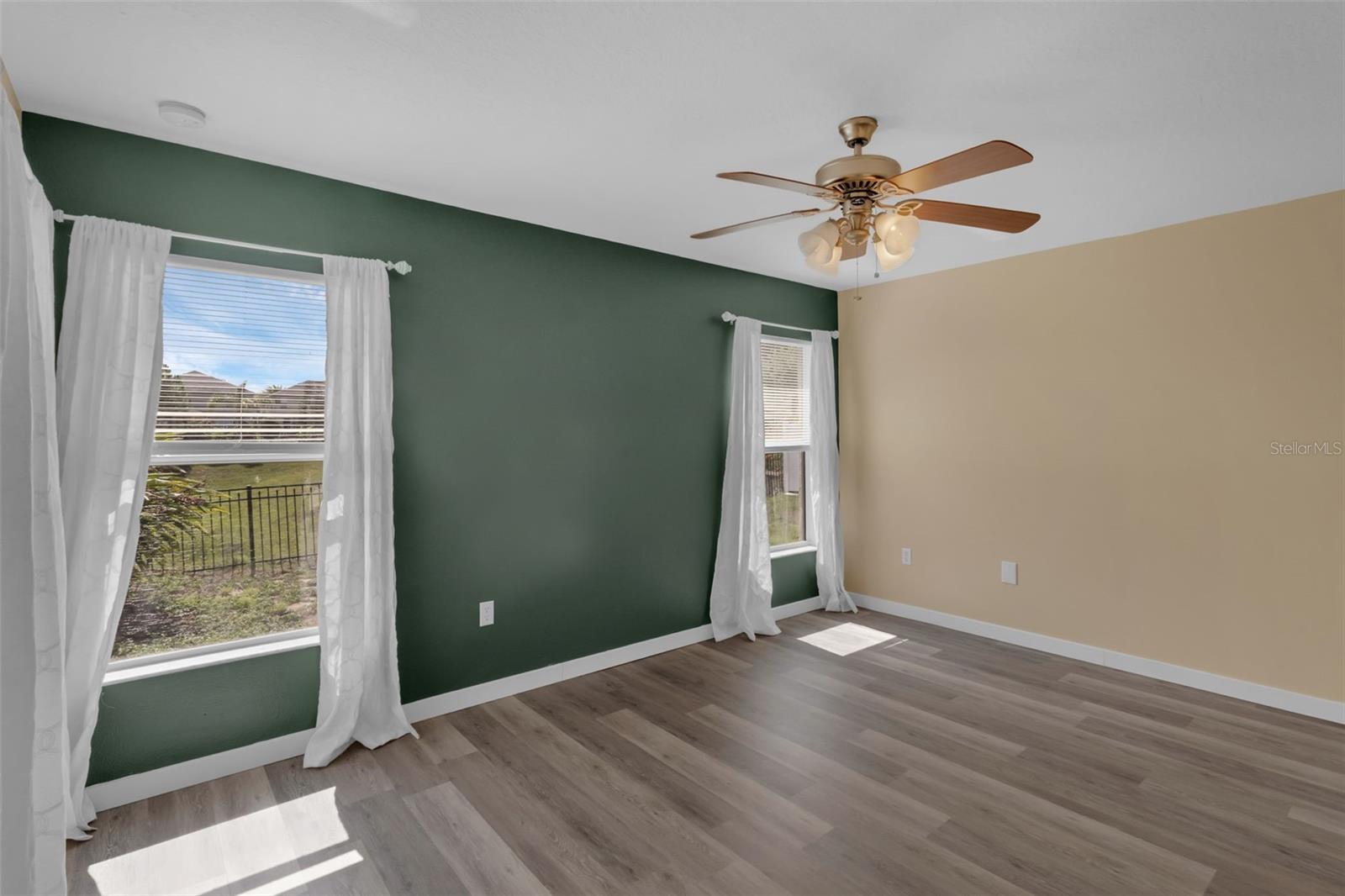 Image 33 of 53 For 126 San Carlo Road