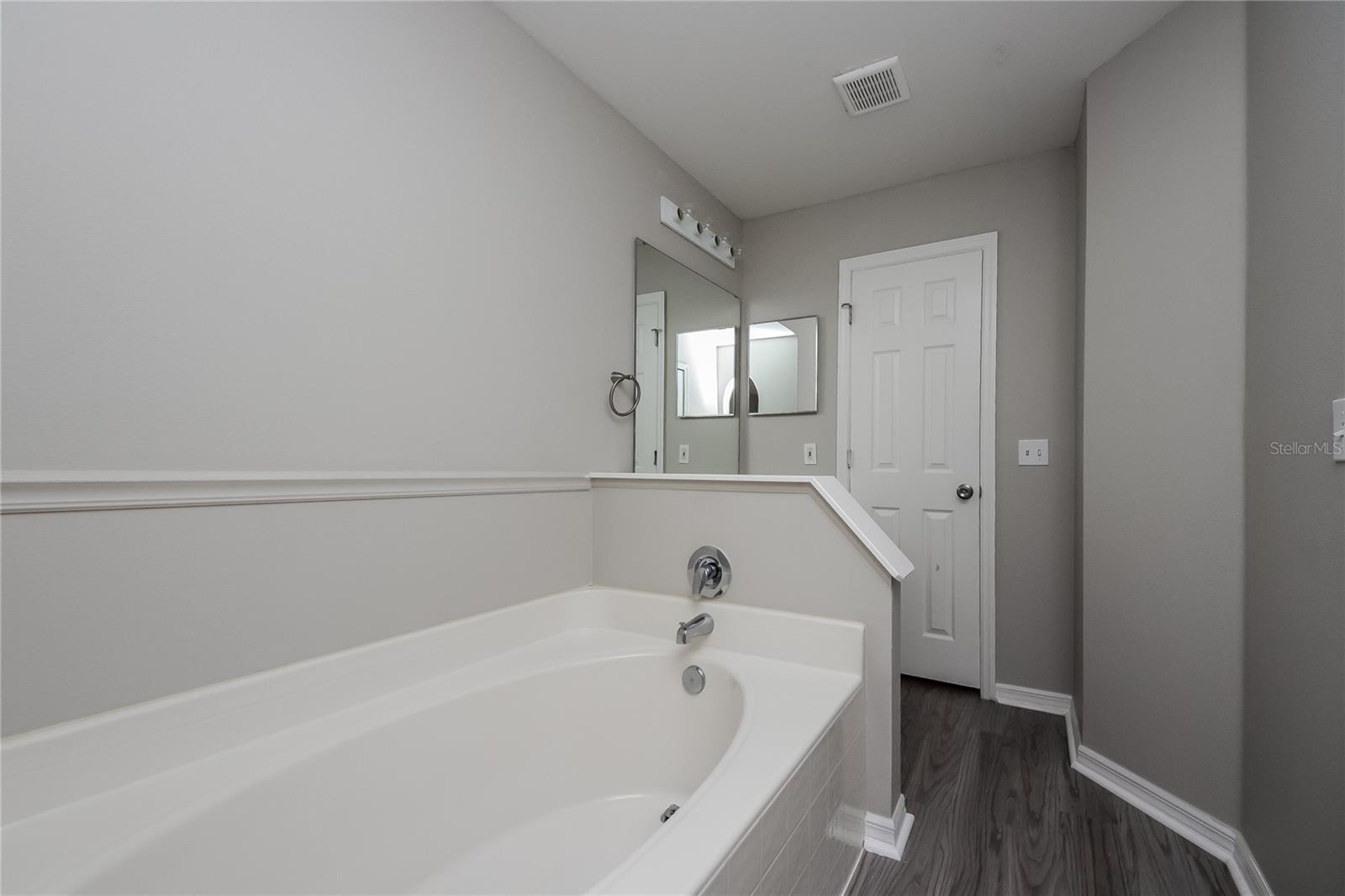 Image 11 of 16 For 2406 Askey Court