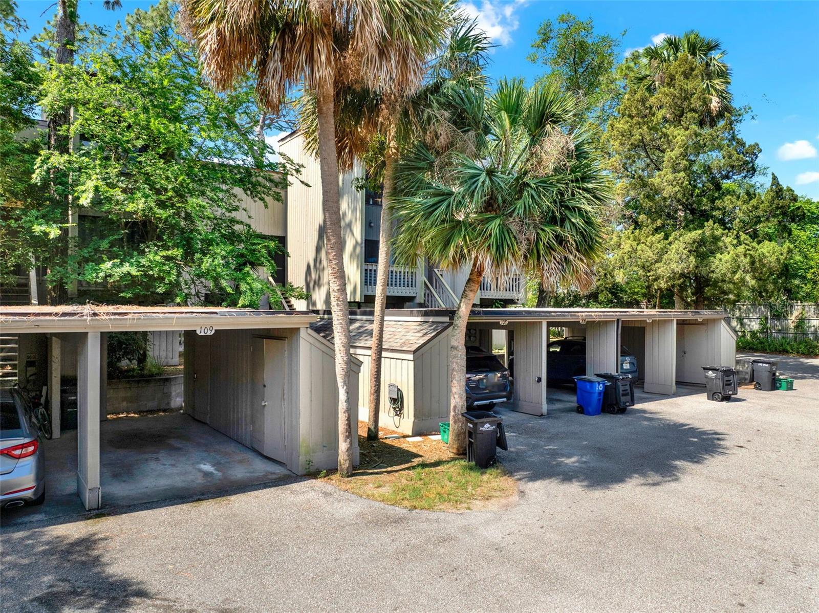Image 2 of 47 For 109 Crown Oaks Way 109