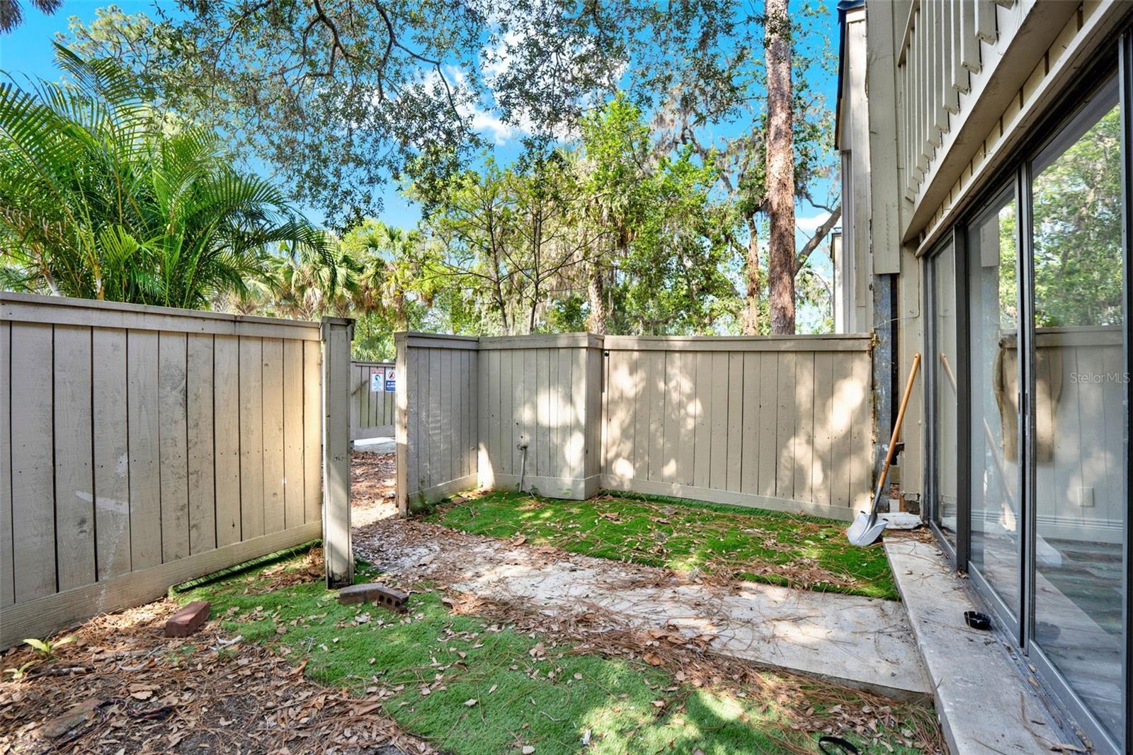 Image 25 of 47 For 109 Crown Oaks Way 109