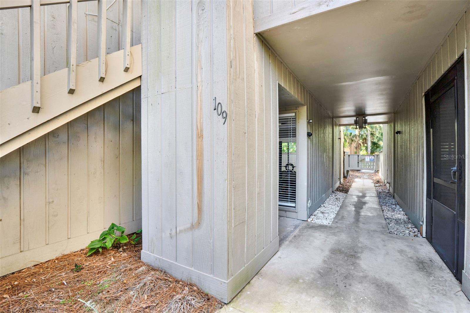 Image 4 of 47 For 109 Crown Oaks Way 109