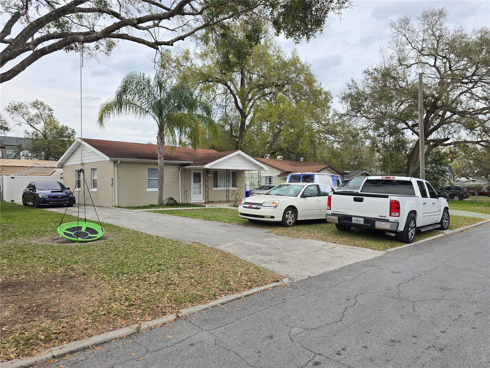 Listing Details for 864 Lowell Street, LAKELAND, FL 33805