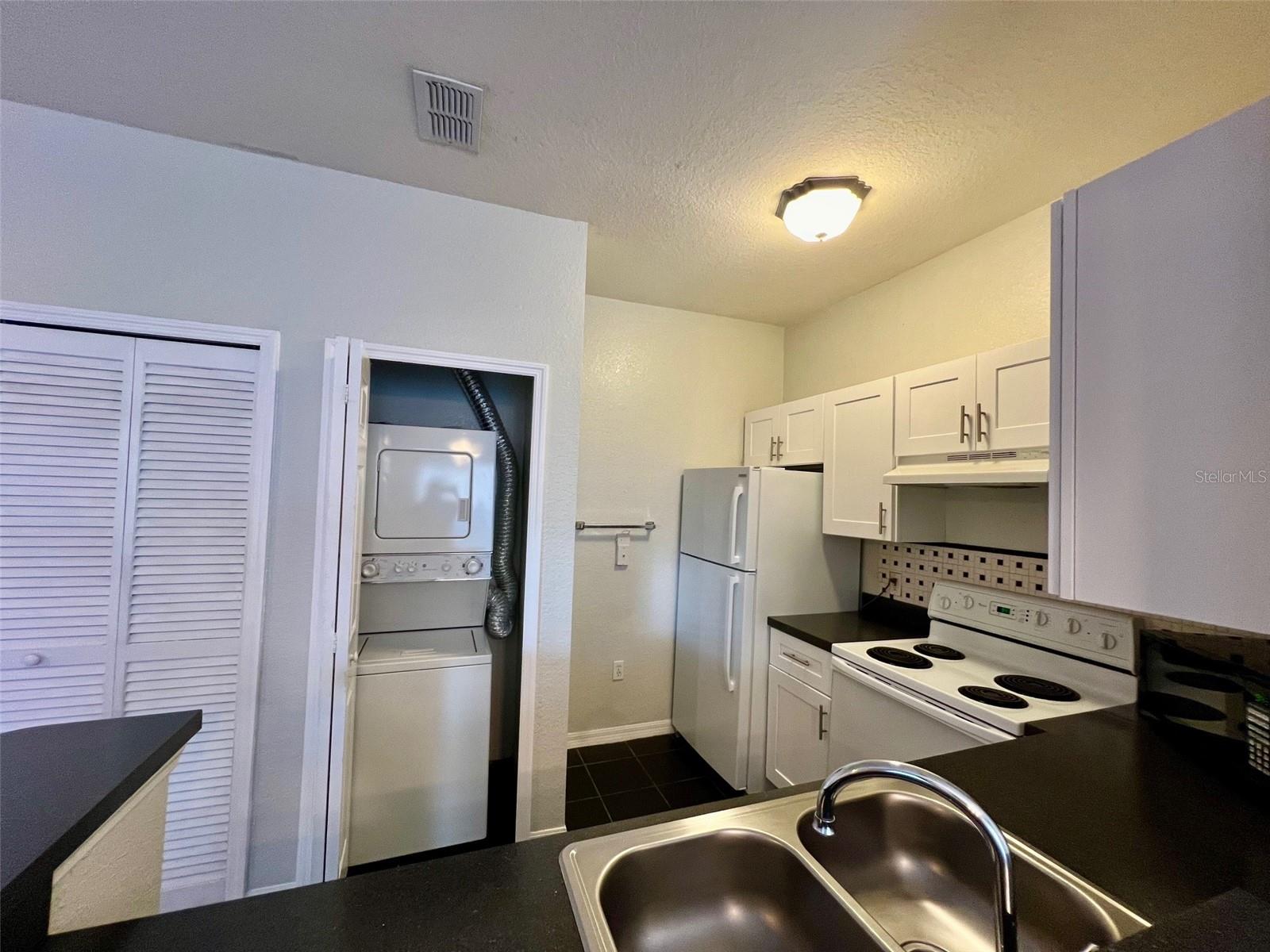 Image 3 of 12 For 5951 Westgate Drive 1722