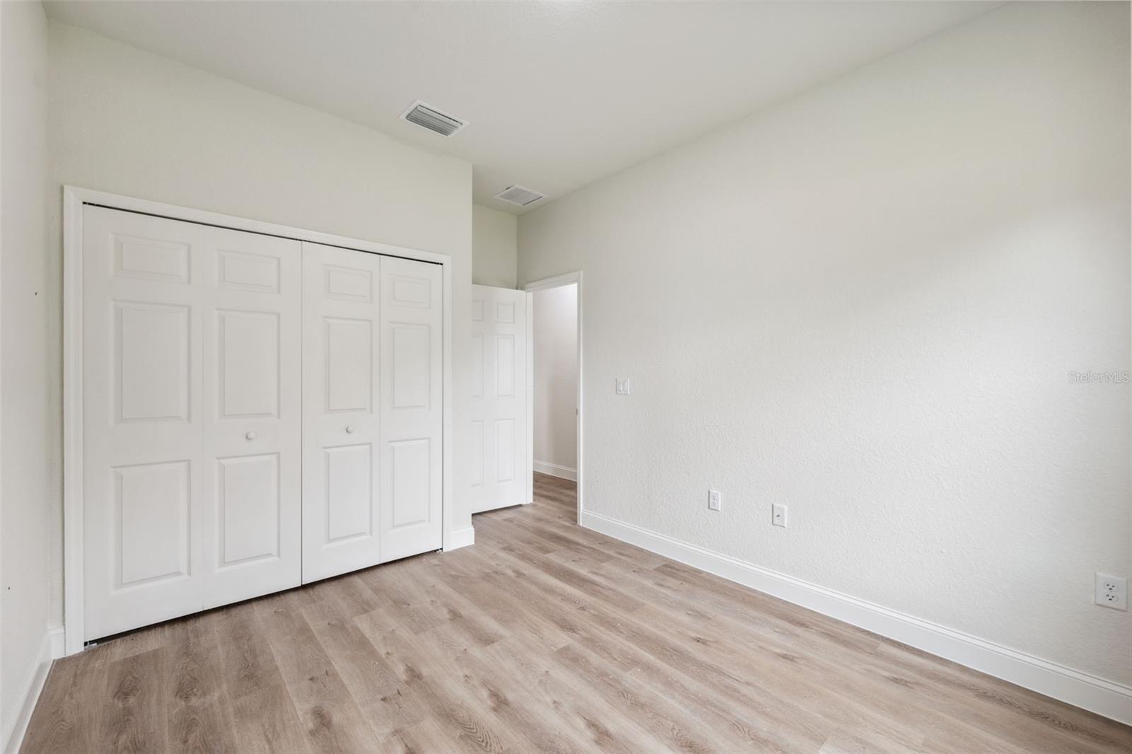 Listing photo id 36 for 8944 Pitcairn Way