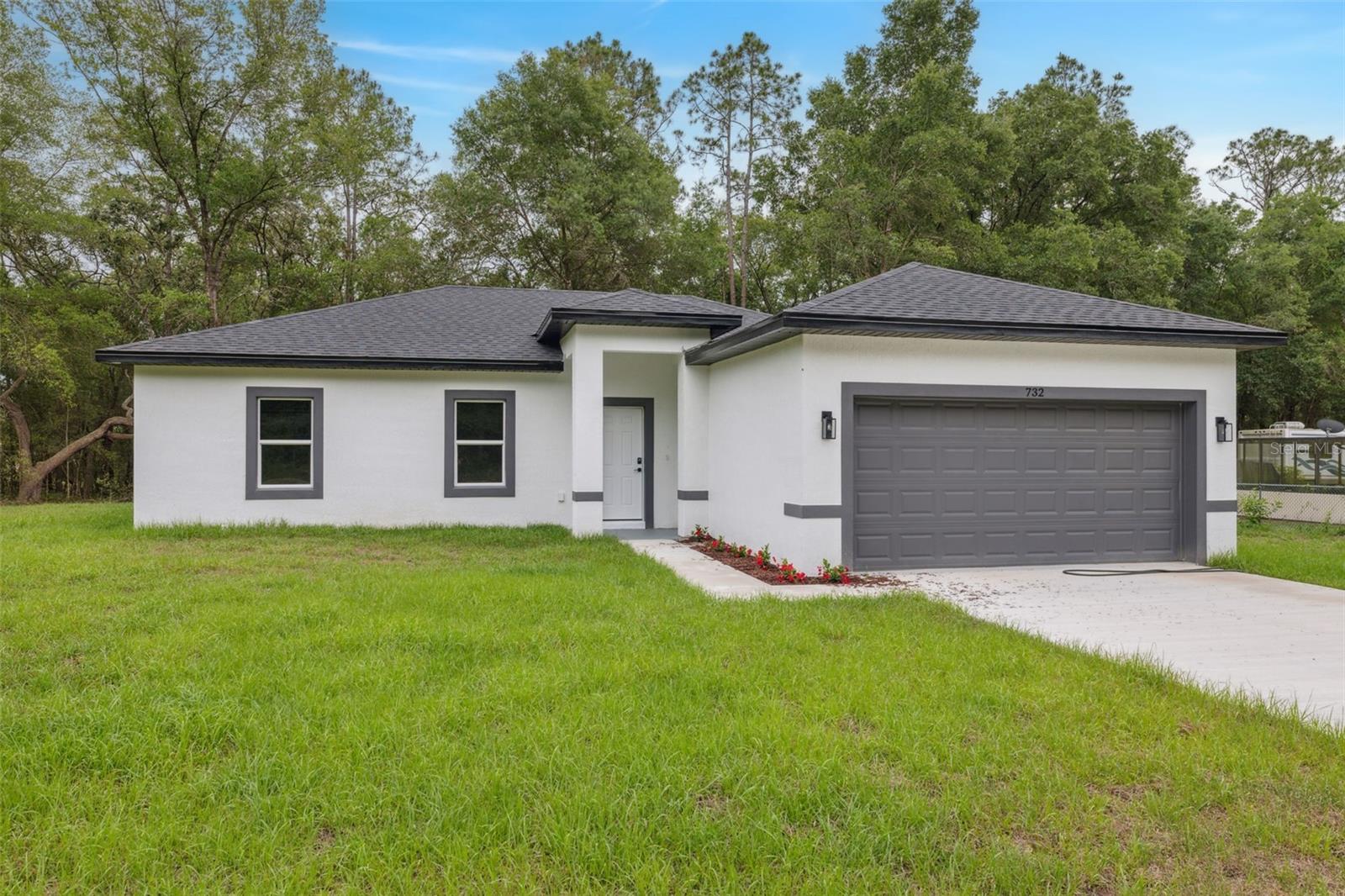Listing photo id 2 for 8944 Pitcairn Way