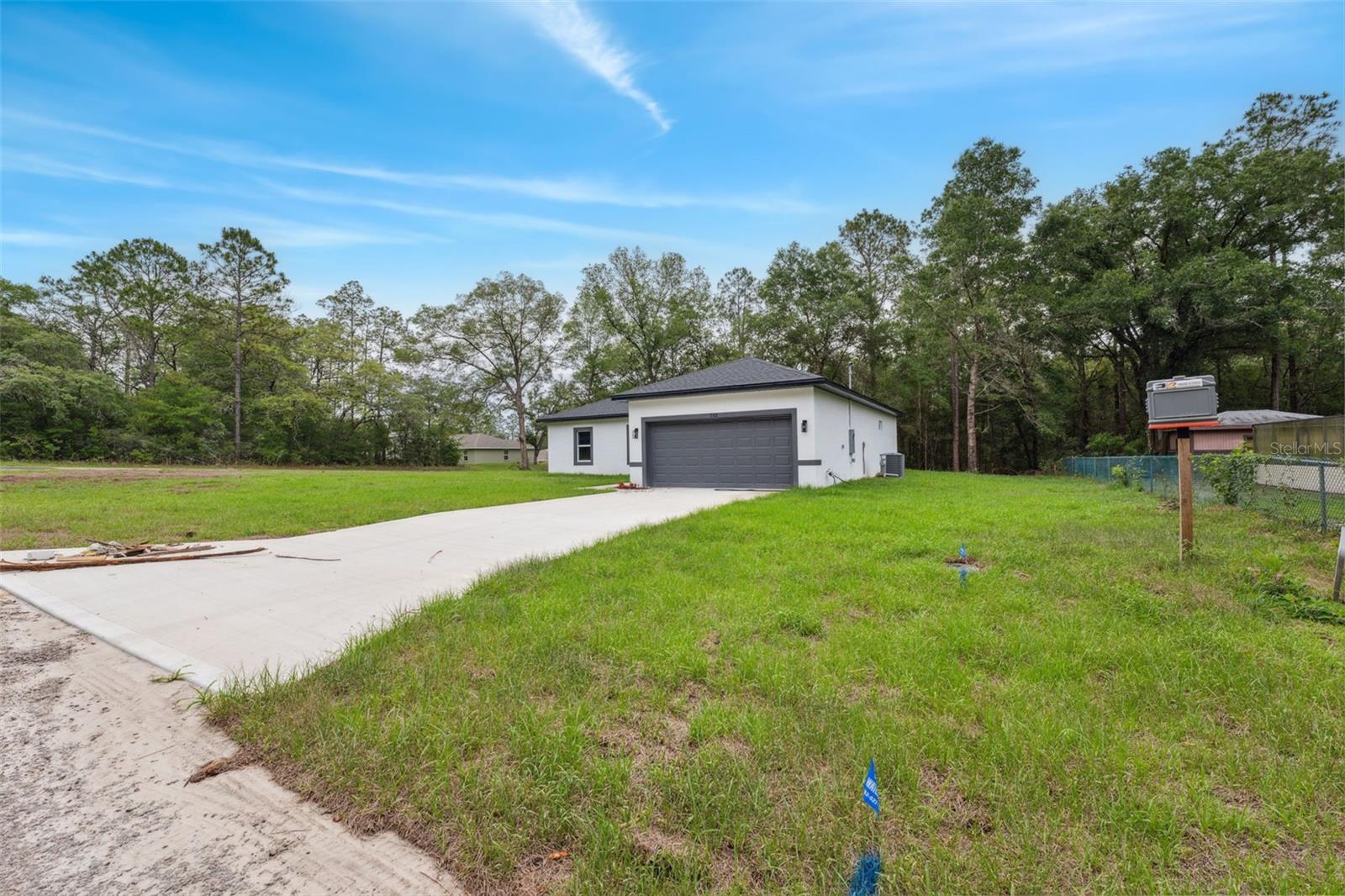Listing photo id 4 for 8944 Pitcairn Way