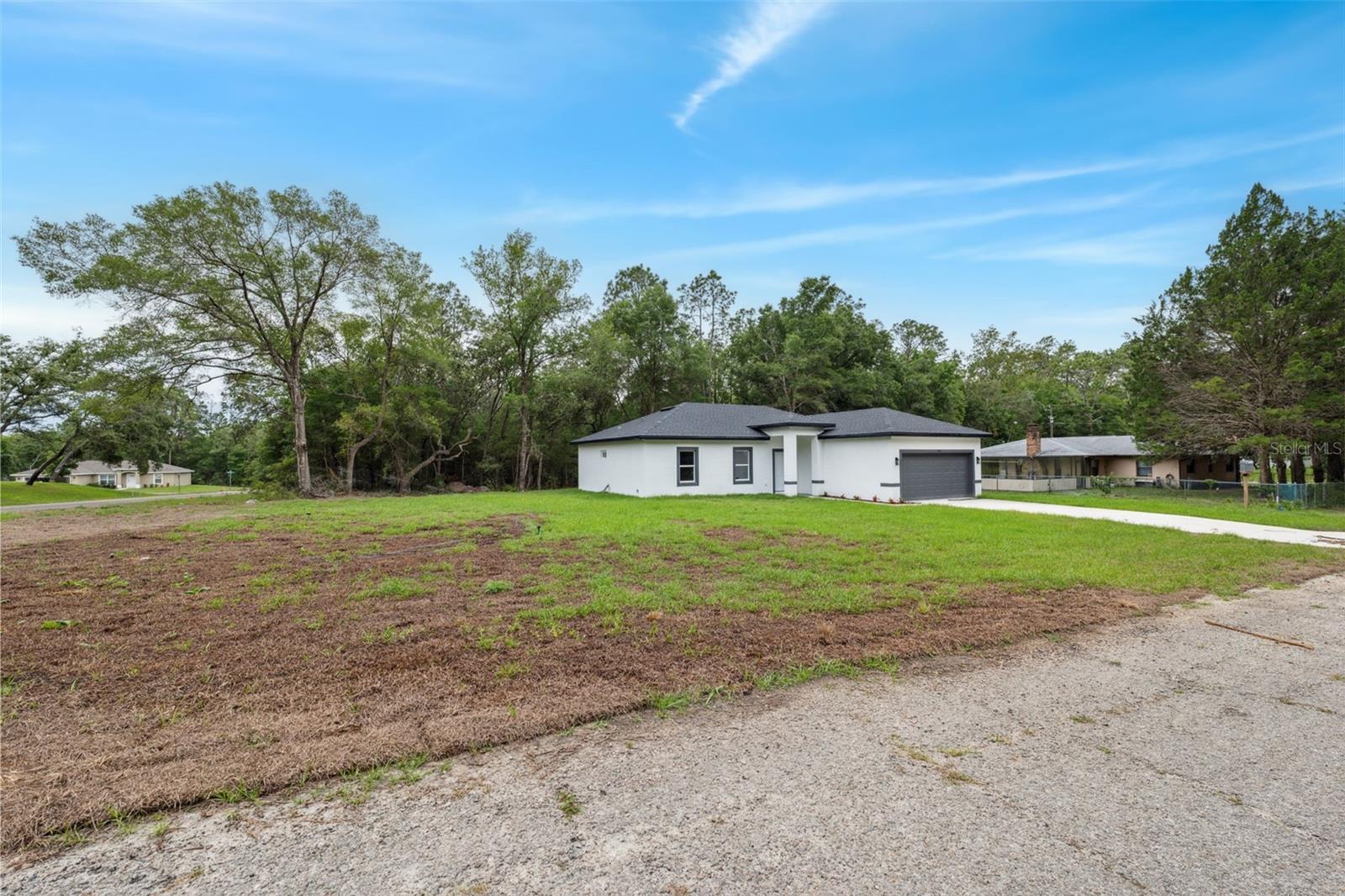 Listing photo id 5 for 8944 Pitcairn Way