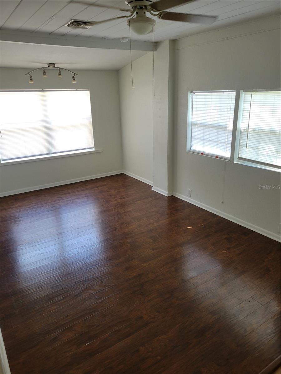 Image 10 of 21 For 825 Rosalia Drive