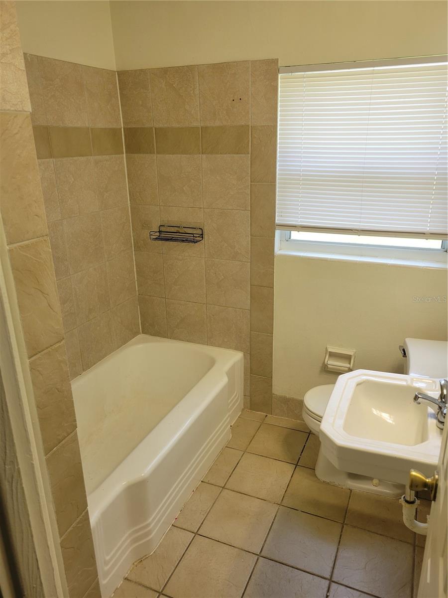 Image 12 of 21 For 825 Rosalia Drive