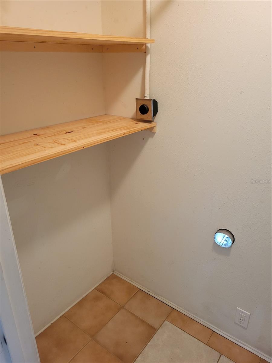 Image 13 of 21 For 825 Rosalia Drive