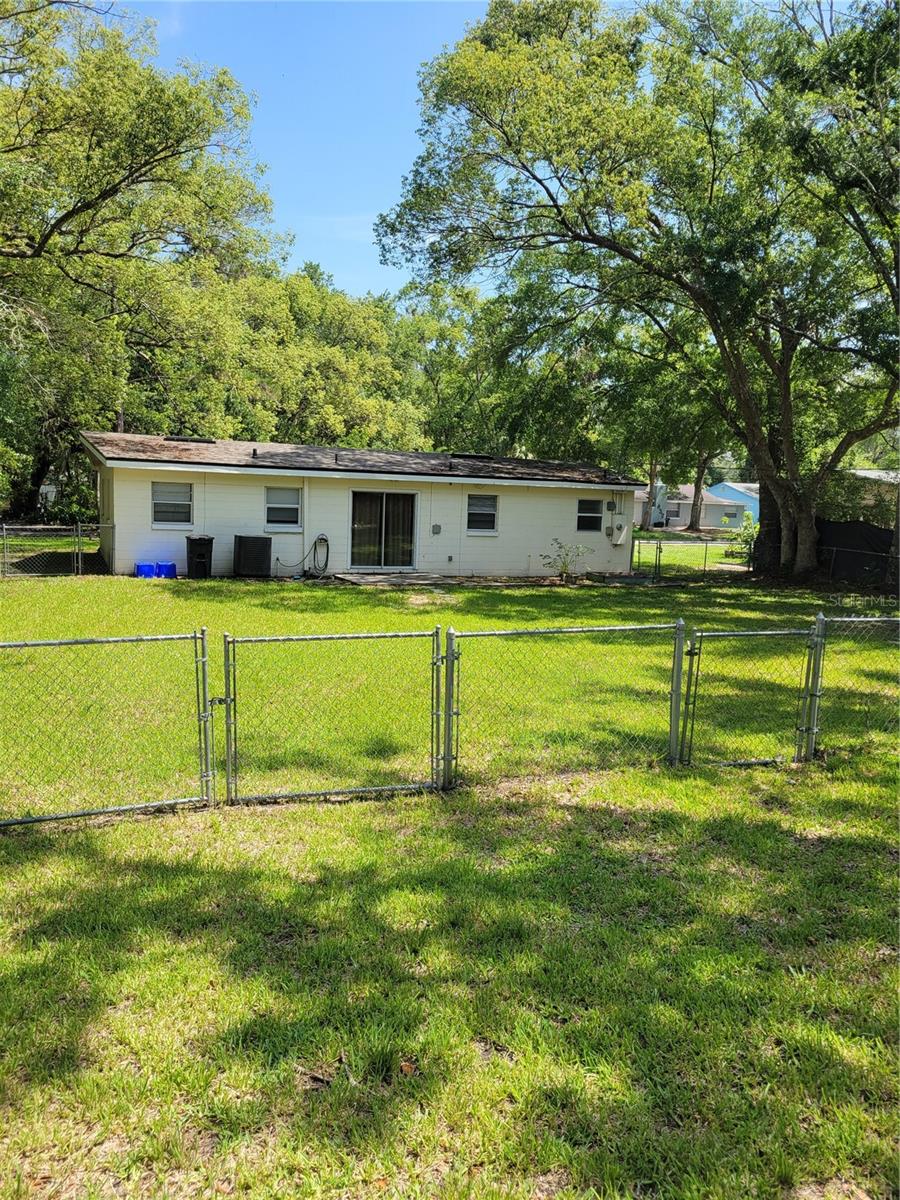 Image 16 of 21 For 825 Rosalia Drive