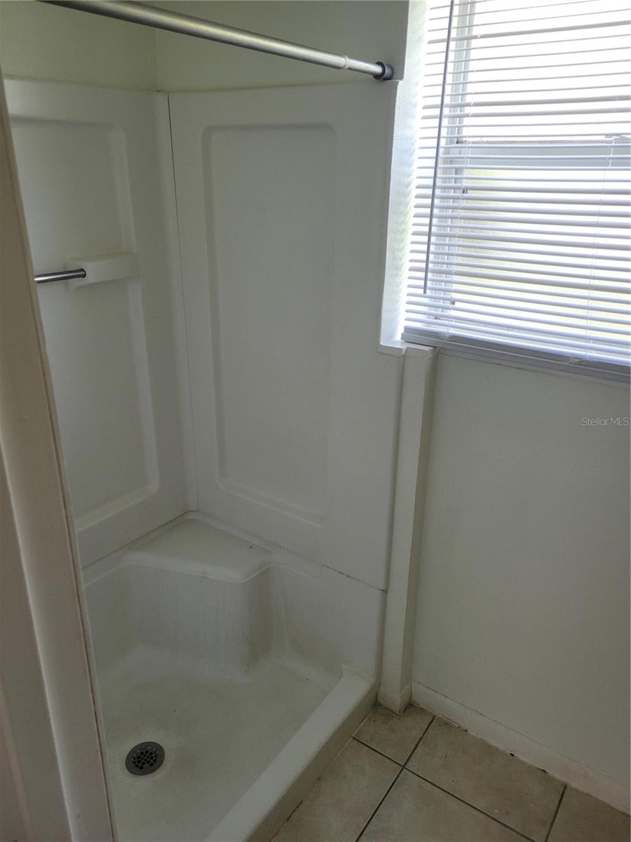 Image 6 of 21 For 825 Rosalia Drive