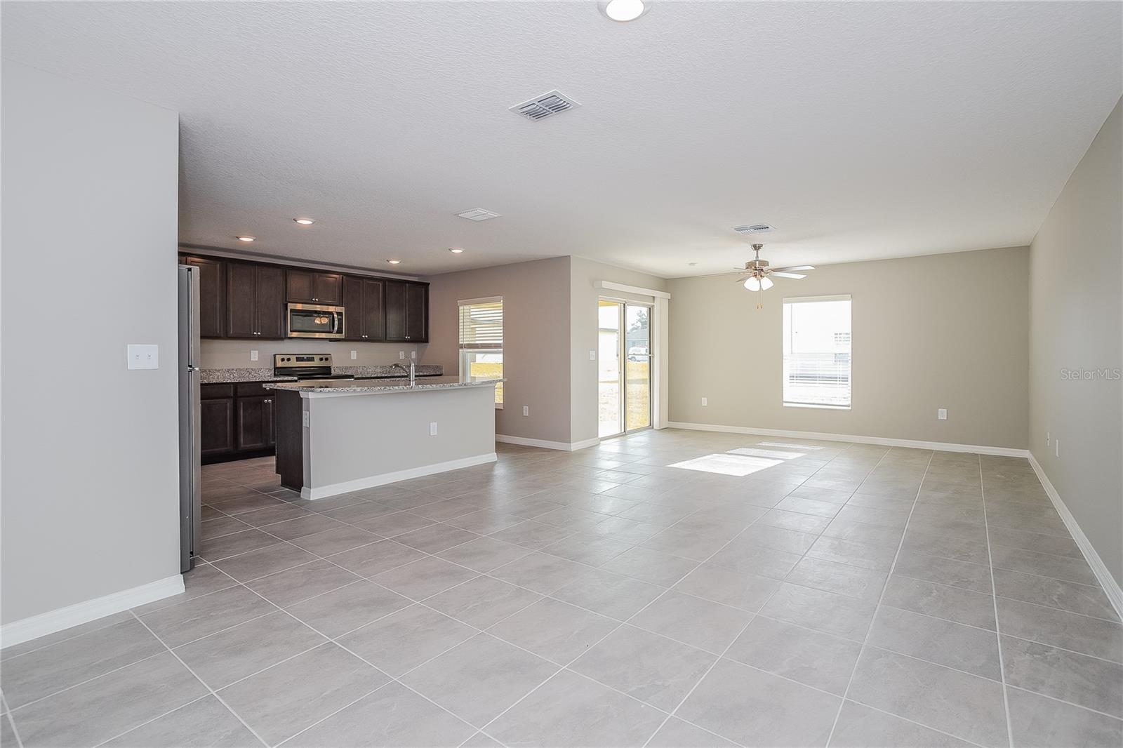 Image 3 of 16 For 379 Camellia Court