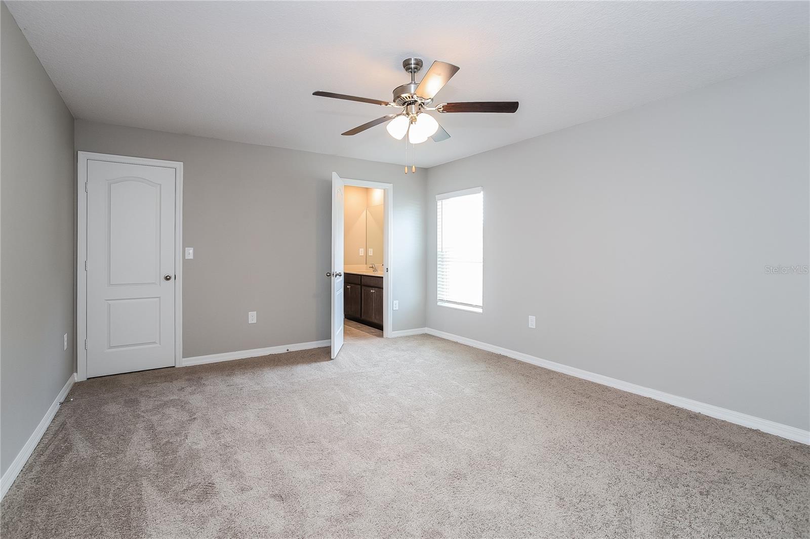 Image 7 of 16 For 379 Camellia Court
