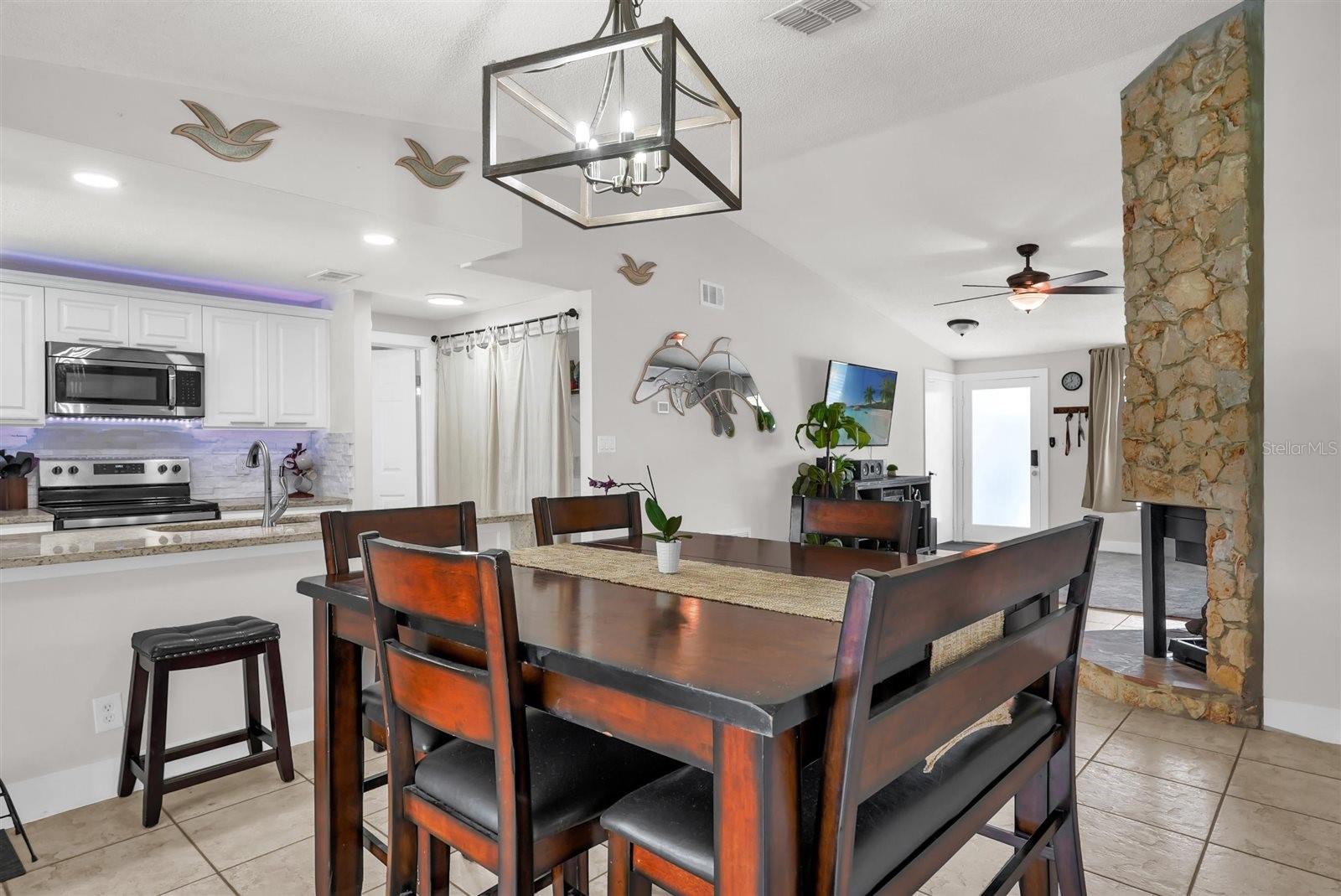Image 4 of 30 For 5575 Garden Grove Circle