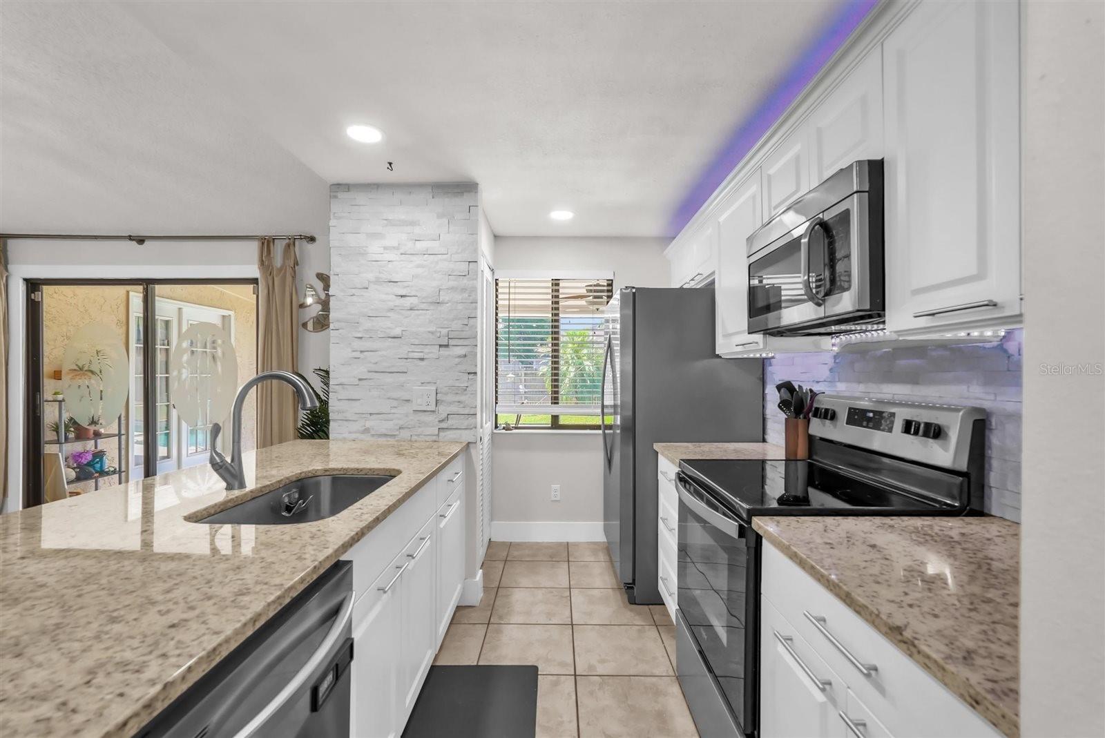 Image 6 of 30 For 5575 Garden Grove Circle