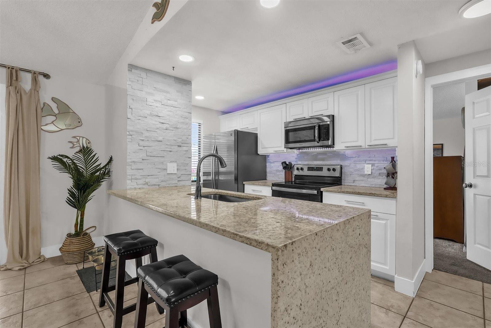 Image 7 of 30 For 5575 Garden Grove Circle