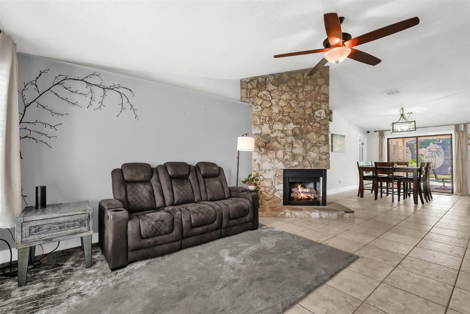 Image 9 of 30 For 5575 Garden Grove Circle