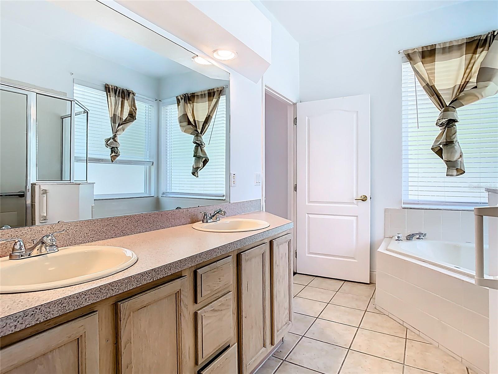 Image 29 of 76 For 6843 Cherry Grove Circle