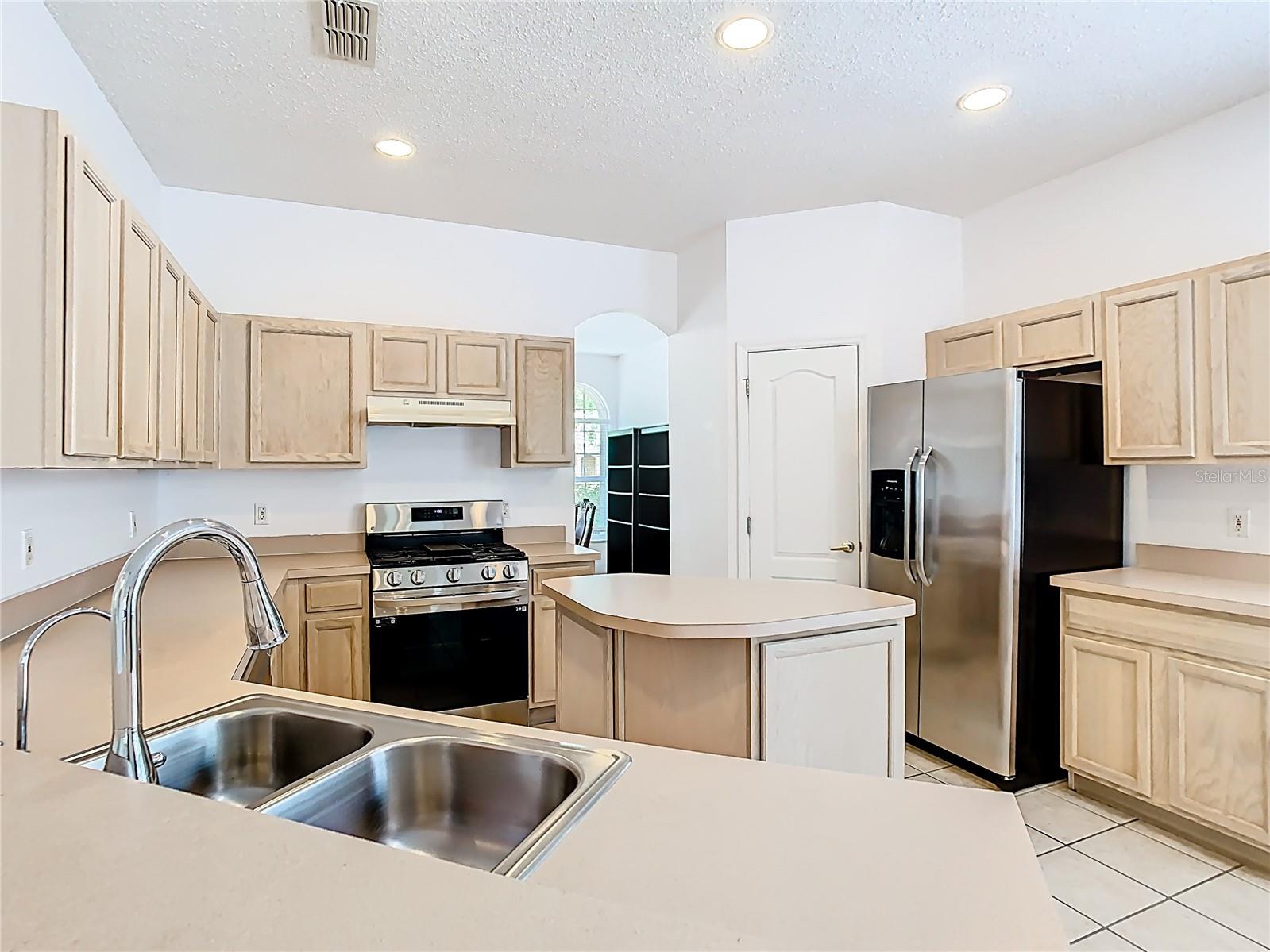 Image 61 of 76 For 6843 Cherry Grove Circle