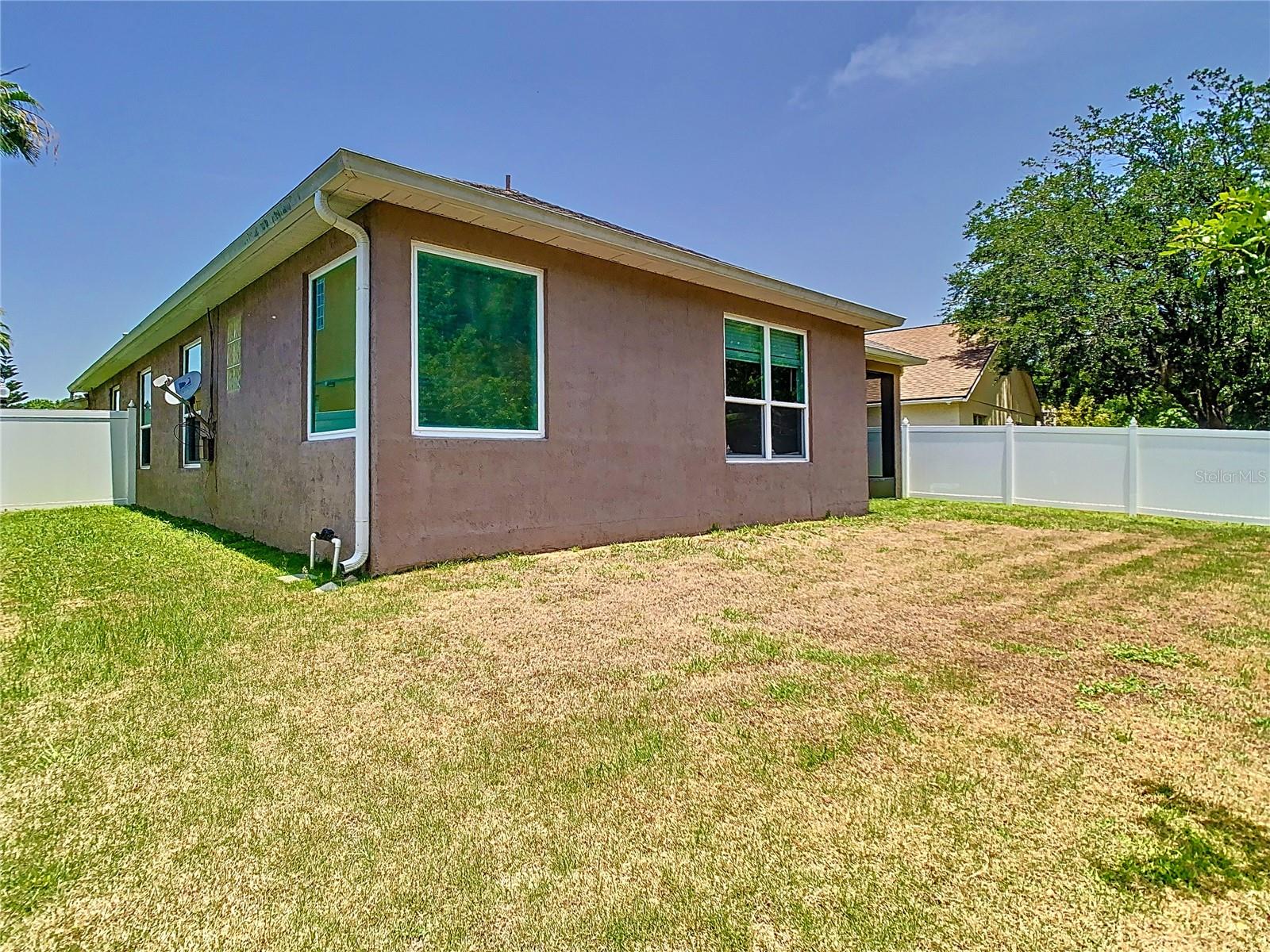 Image 9 of 76 For 6843 Cherry Grove Circle