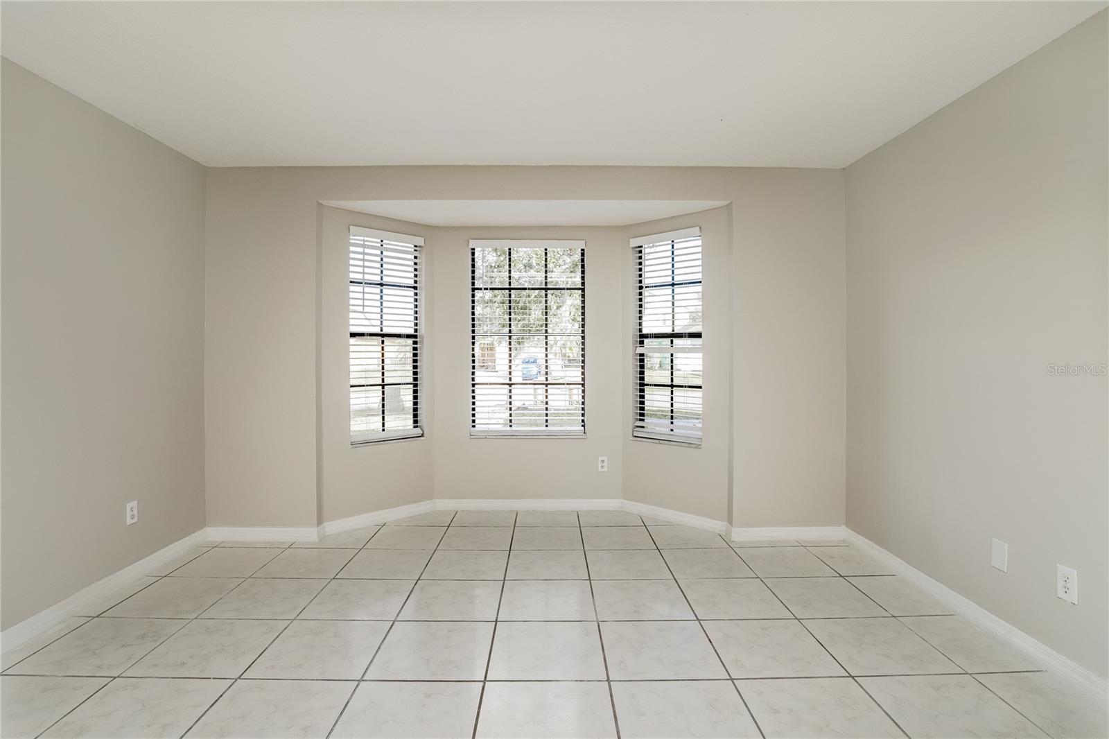 Image 7 of 17 For 155 Sandalwood Drive