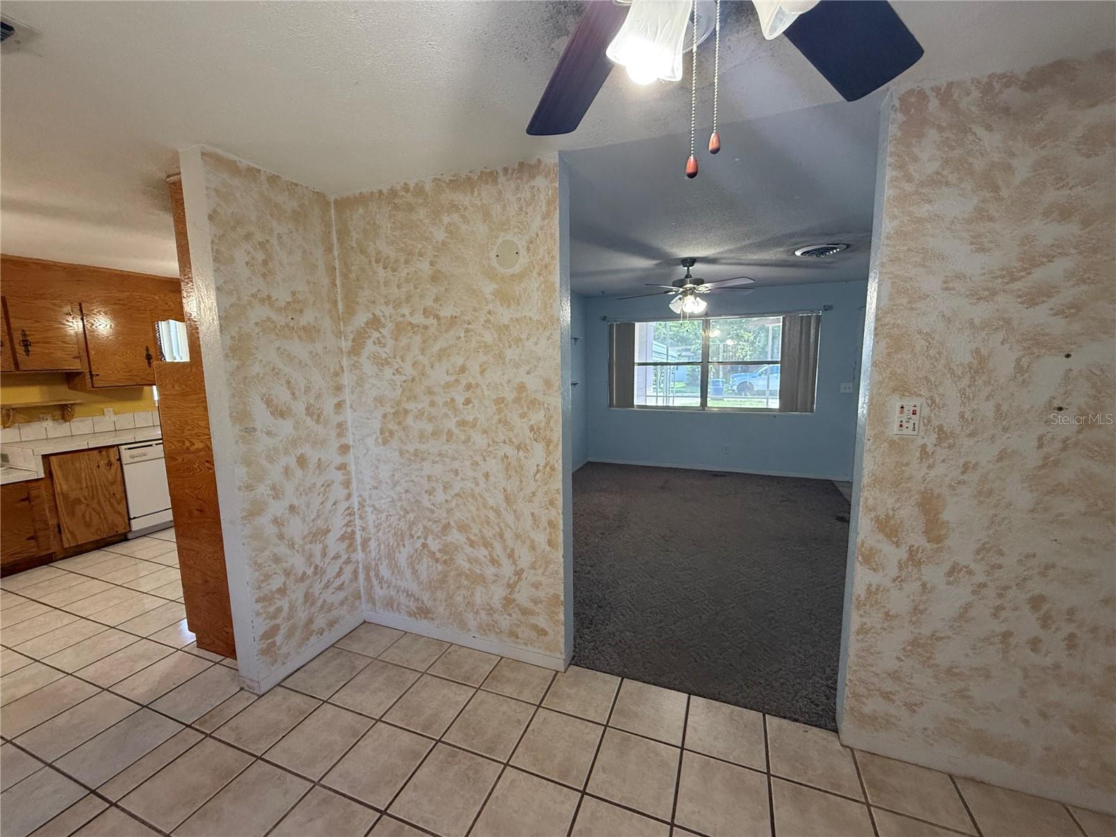 Image 11 of 38 For 1506 Carmen Avenue