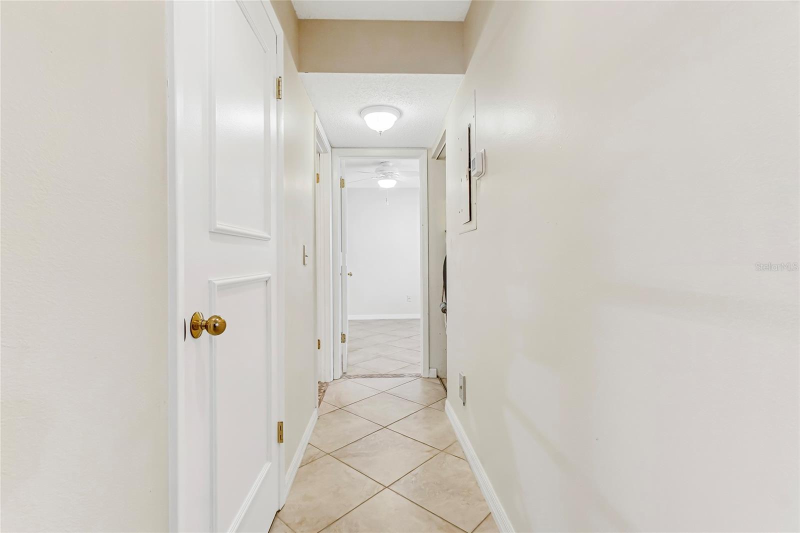 Image 10 of 36 For 2926 Claremont Court Ge