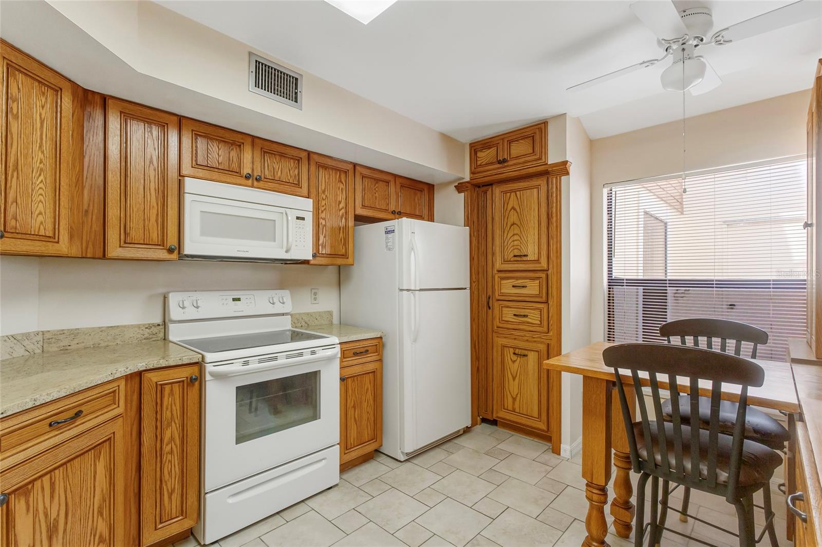 Image 13 of 36 For 2926 Claremont Court Ge