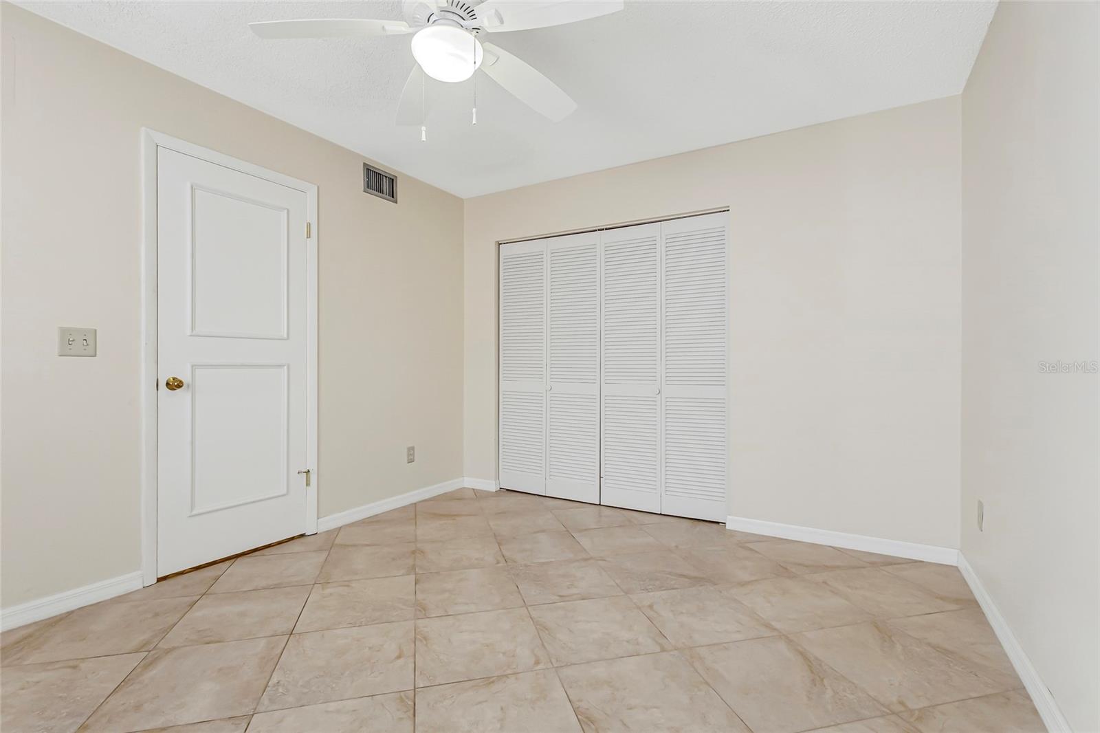 Image 18 of 36 For 2926 Claremont Court Ge