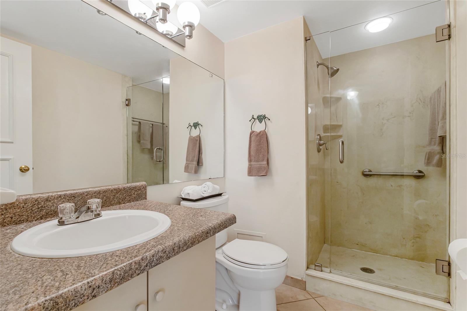 Image 19 of 36 For 2926 Claremont Court Ge