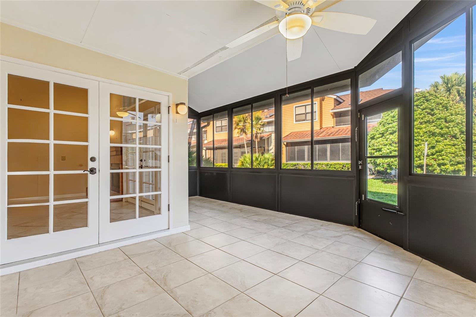Image 21 of 36 For 2926 Claremont Court Ge