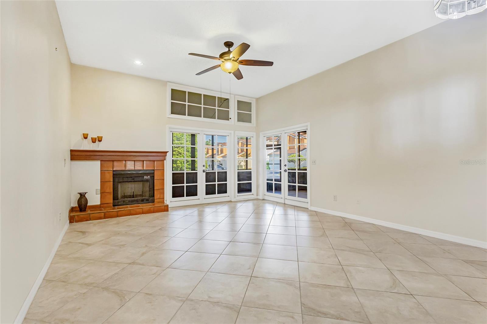 Image 4 of 36 For 2926 Claremont Court Ge