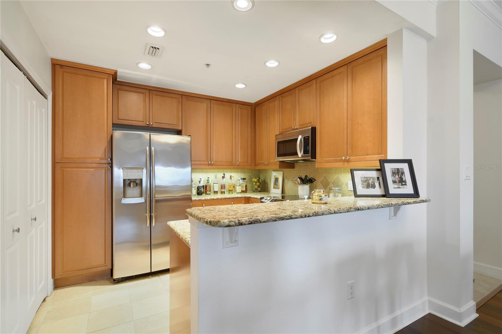 Image 10 of 17 For 2305 Edgewater Drive 1613