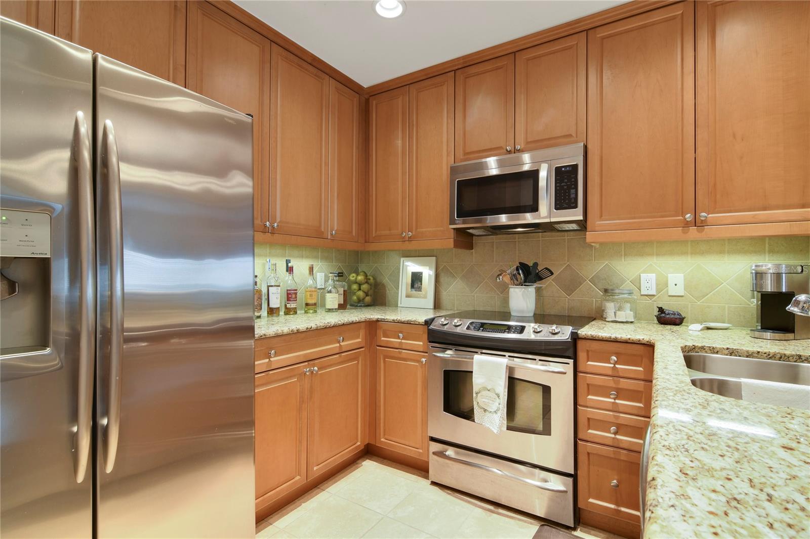 Image 11 of 17 For 2305 Edgewater Drive 1613