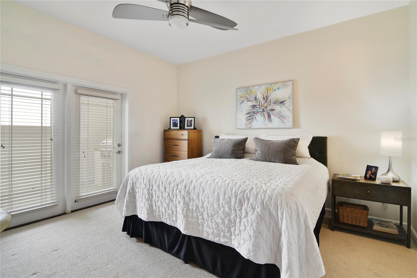 Image 13 of 17 For 2305 Edgewater Drive 1613
